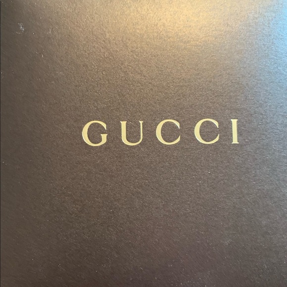 Gucci Signorina black MOP watch. EUC - Picture 2 of 8